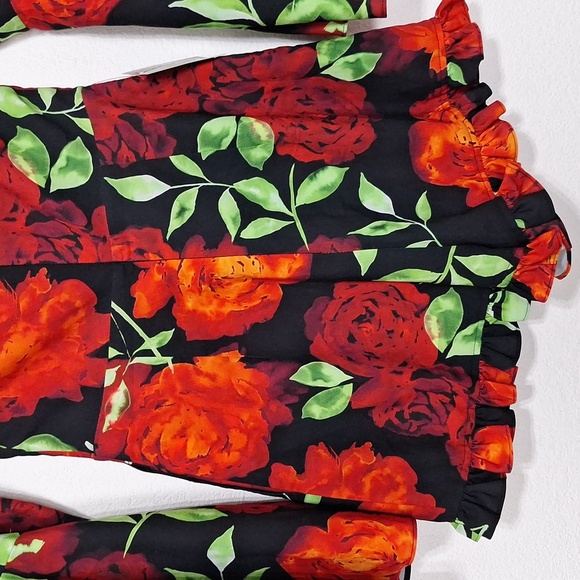 Bebe NEW Red Black Romantic Bohemian Off Shoulder Floral Print Romper Size 0 - Picture 9 of 13